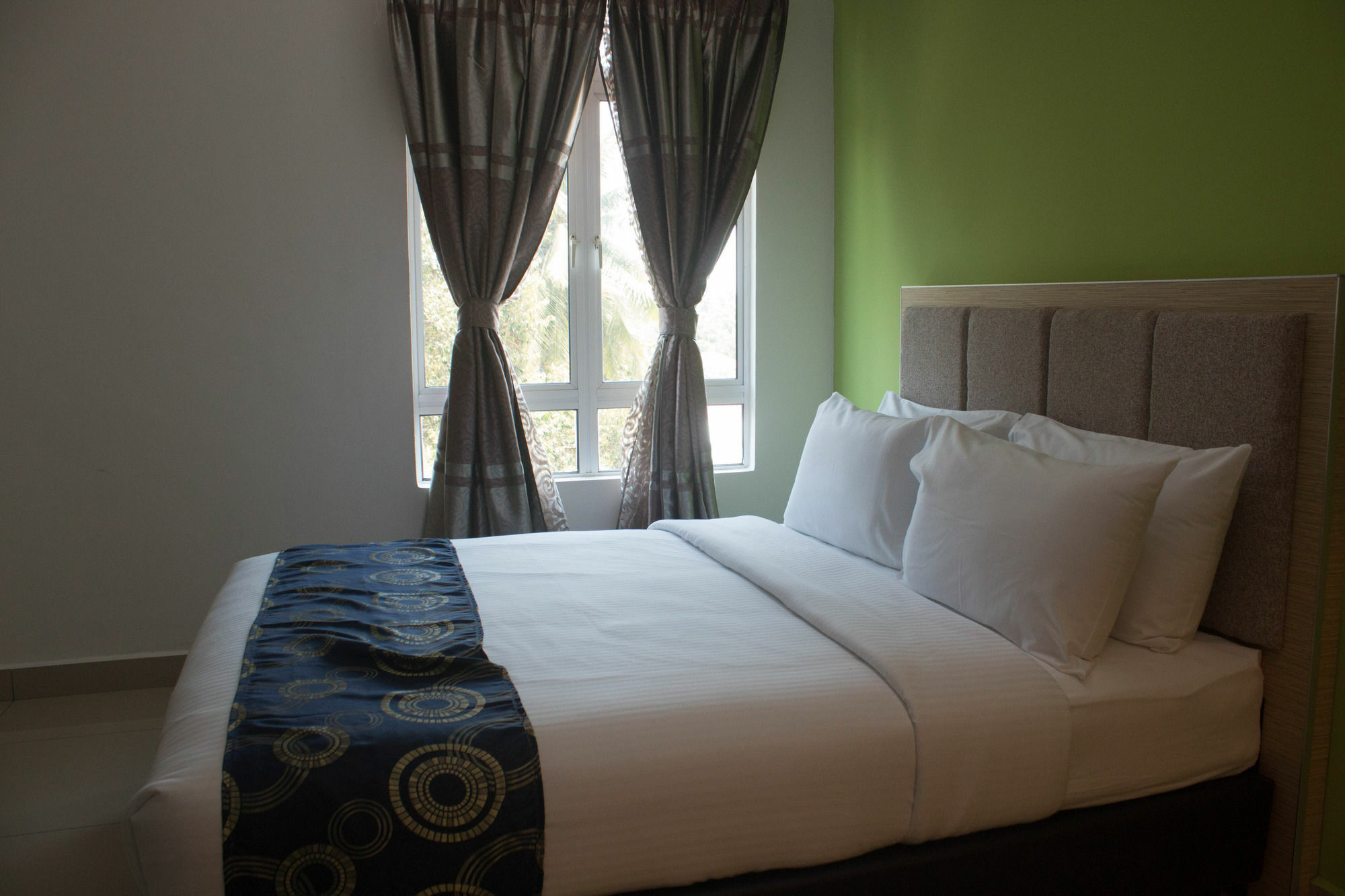 เดอ เวียนา โฮเต็ล แอนด์ อพาร์ตเมนต์ Hotel โกตาบารู ภายนอก รูปภาพ