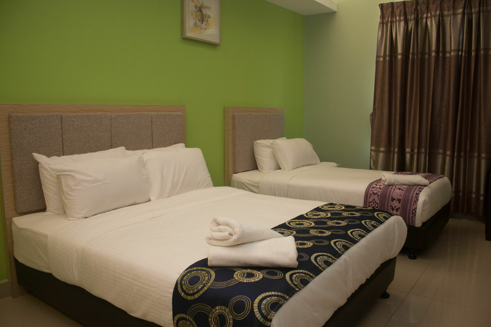 เดอ เวียนา โฮเต็ล แอนด์ อพาร์ตเมนต์ Hotel โกตาบารู ภายนอก รูปภาพ