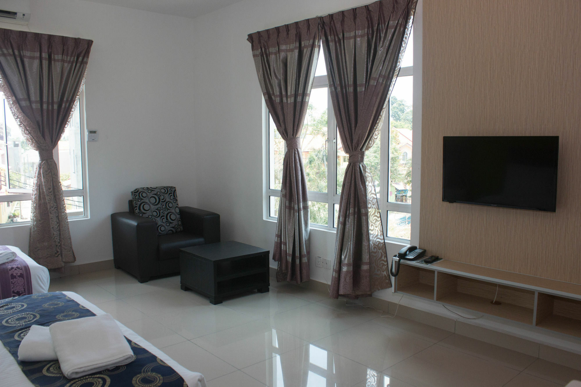 เดอ เวียนา โฮเต็ล แอนด์ อพาร์ตเมนต์ Hotel โกตาบารู ภายนอก รูปภาพ