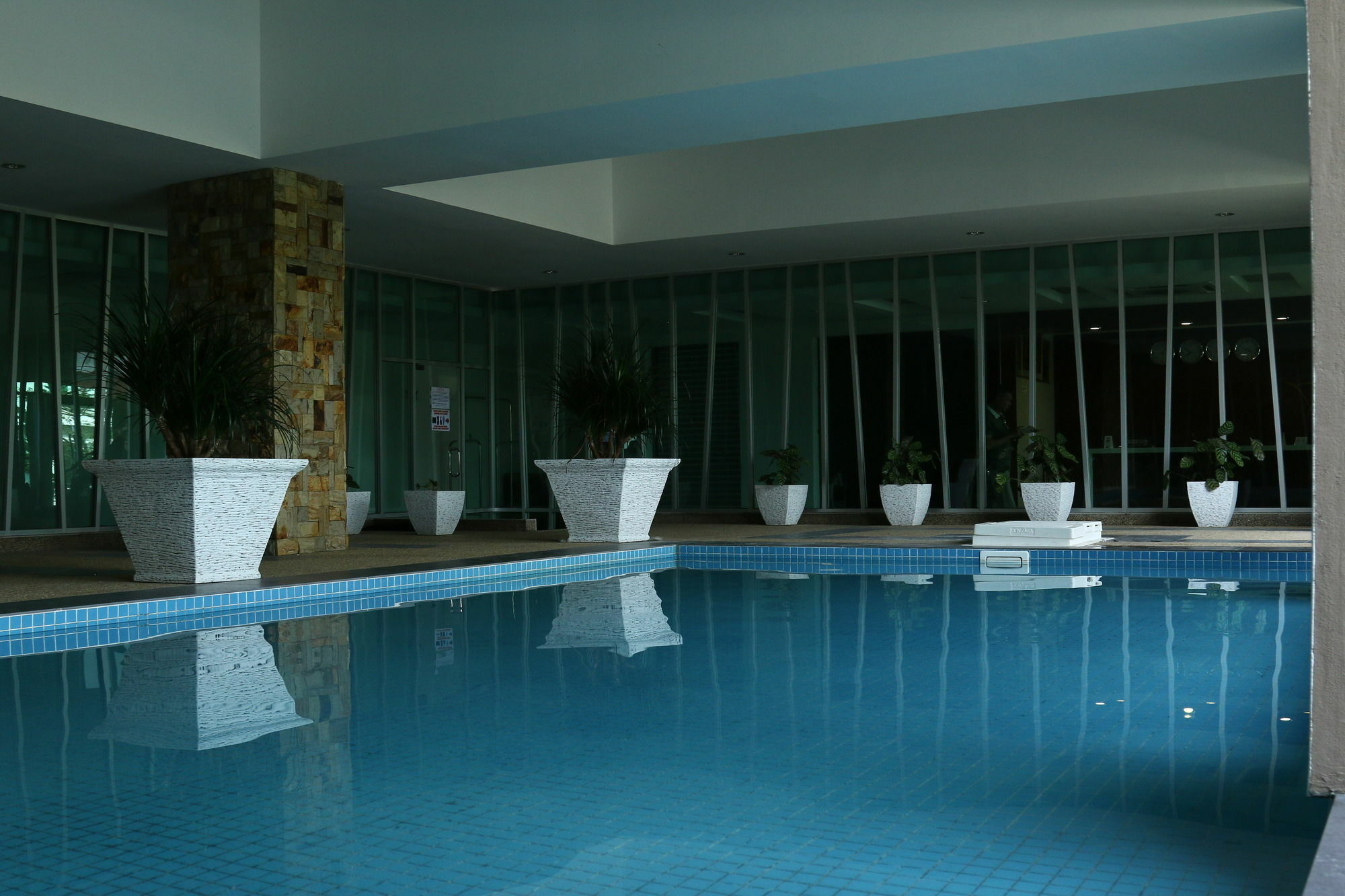 เดอ เวียนา โฮเต็ล แอนด์ อพาร์ตเมนต์ Hotel โกตาบารู ภายนอก รูปภาพ