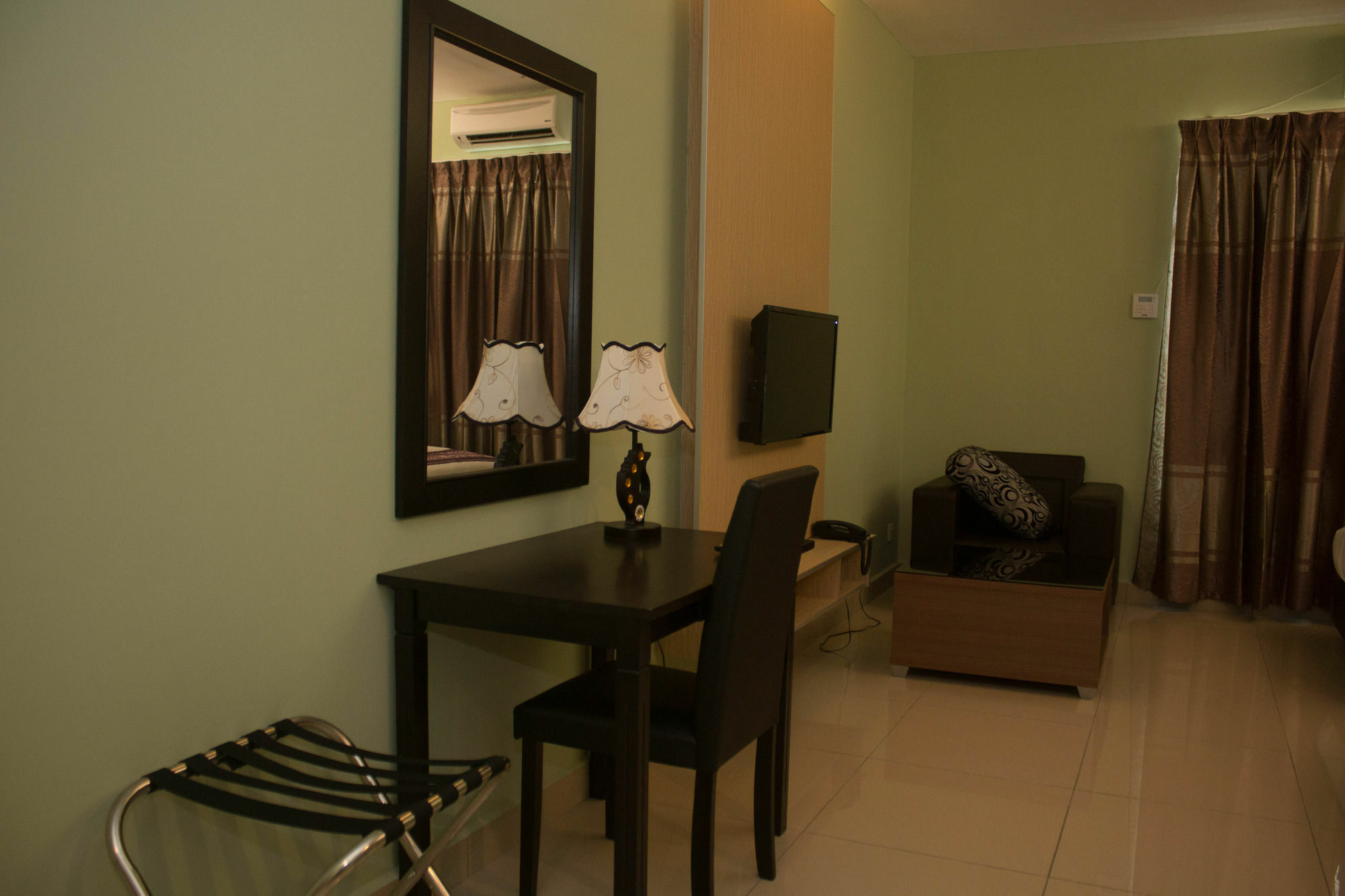 เดอ เวียนา โฮเต็ล แอนด์ อพาร์ตเมนต์ Hotel โกตาบารู ภายนอก รูปภาพ