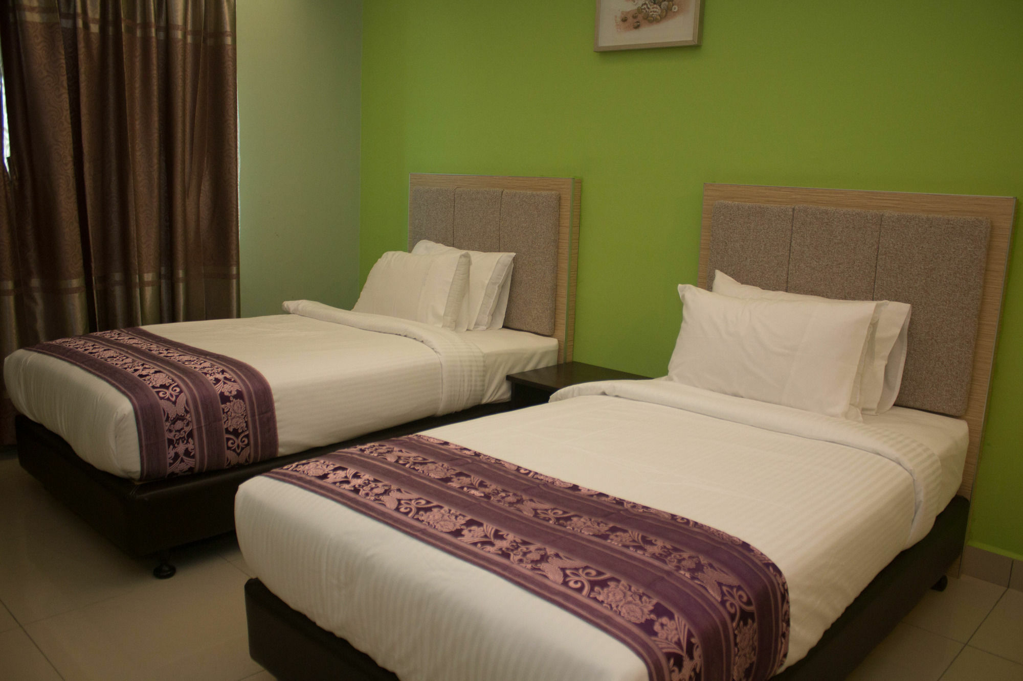 เดอ เวียนา โฮเต็ล แอนด์ อพาร์ตเมนต์ Hotel โกตาบารู ภายนอก รูปภาพ